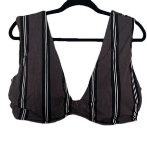 Raisins Curve Plus Size Swim Top Size 20